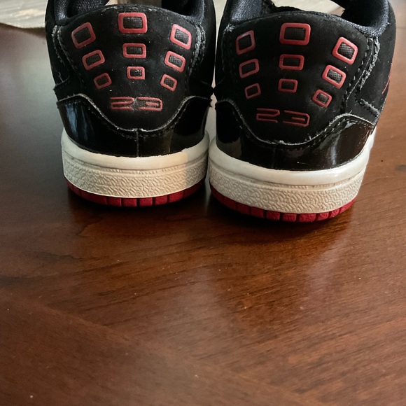 Nike air Jordan toddler sneakers - Picture 3 of 6